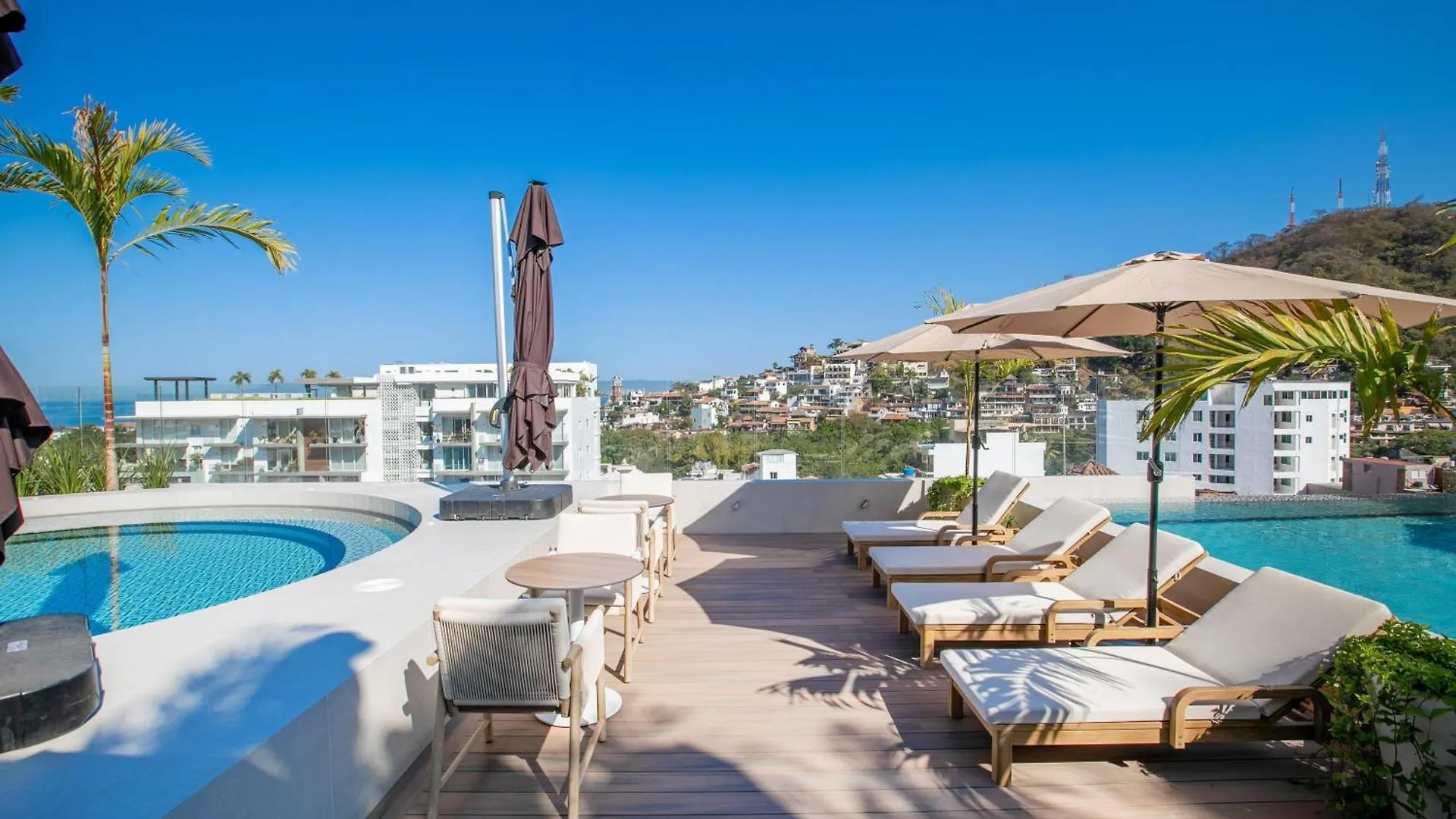 Artful 1Br In Romantic Zone, Pool, Bar And Hot Tub 巴亞爾塔港 度假居
